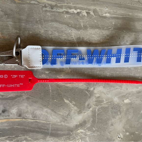 AUTHENTIC Off -White Industrial Keychain
Blue/Translucent  Designer Virgil Abloh - Picture 5 of 11